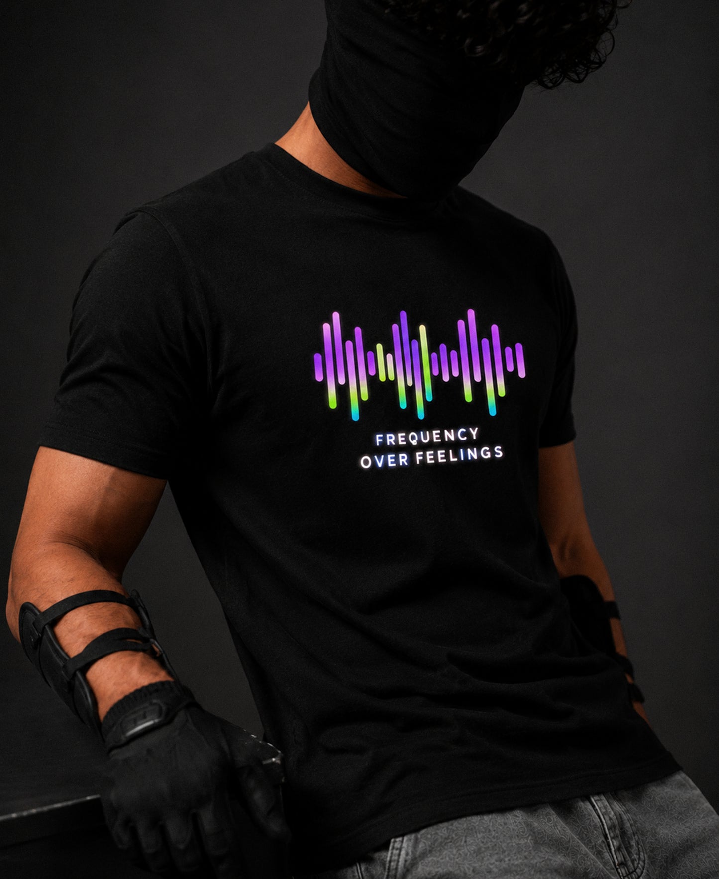 FREQUENCY | REGULAR FIT | REFLECTIVE