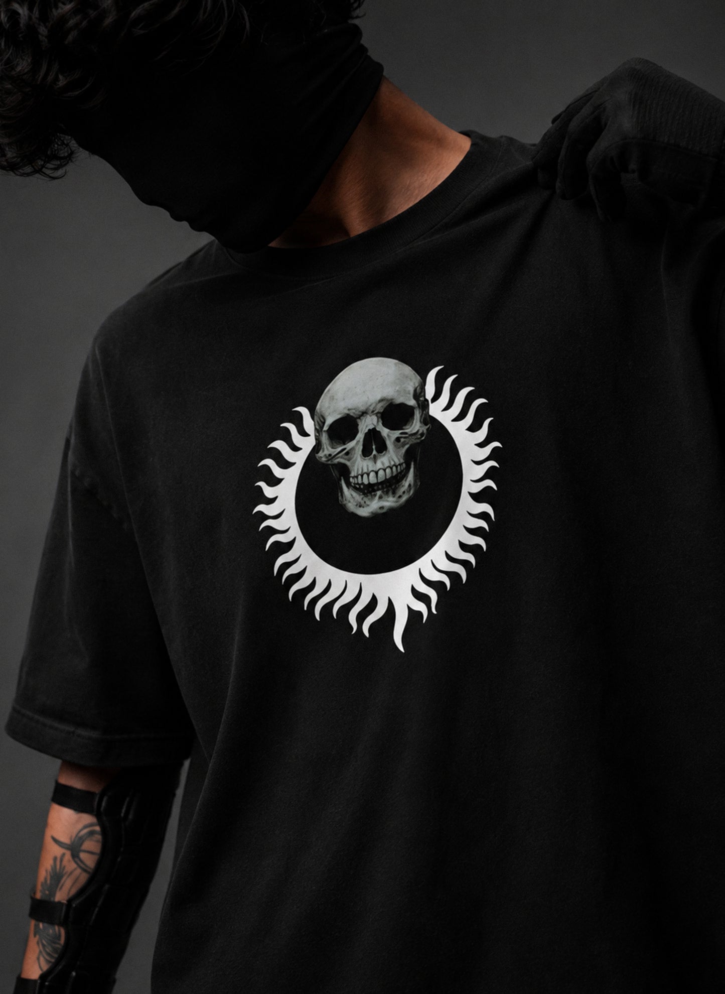 FOUR FACES Oversized - Reflective Tee